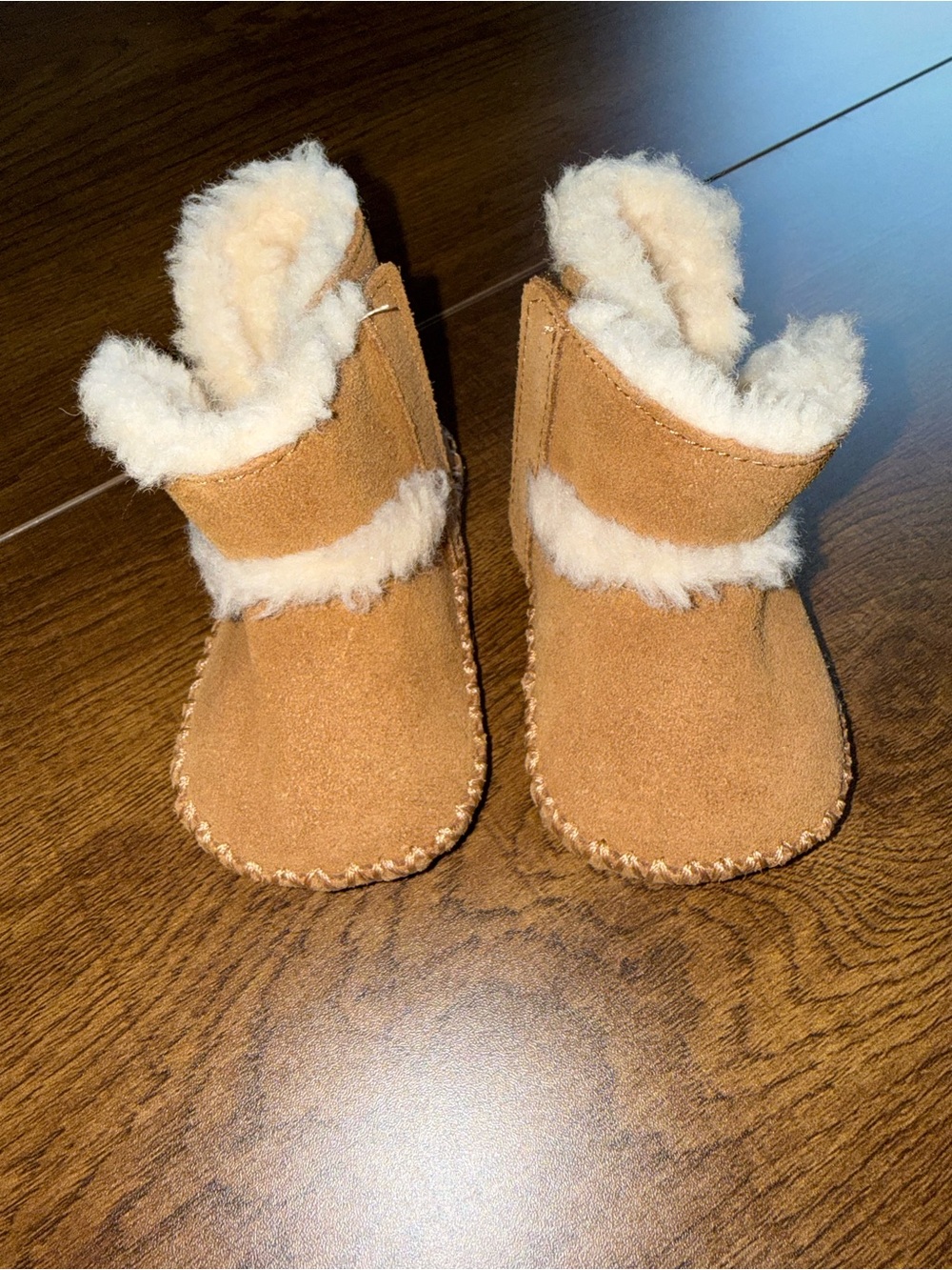 UGG Infant Chestnut Tan Shearling Moccasin Booties Booties Unisex Kids 0/1 - Picture 9 of 9